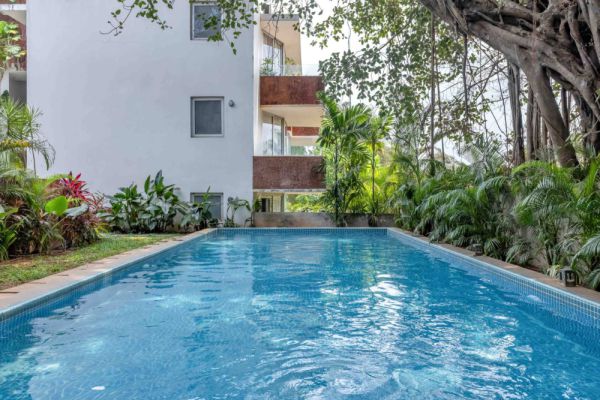 Sereno Picasso 1bhk artsy vibes 3 mins to Assagaon