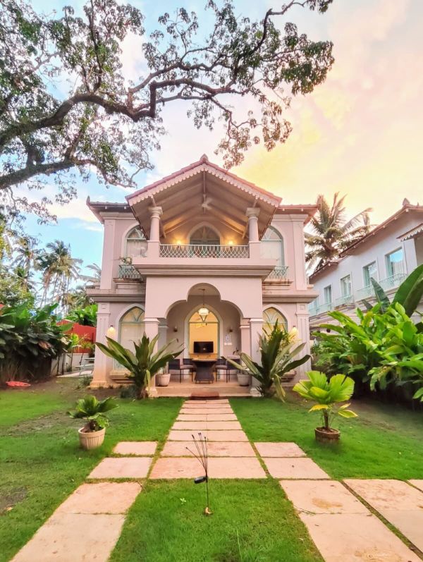 House of Rumi 3bhk villa w/private pool & outdoor gazebo