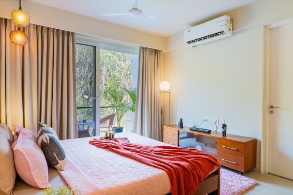 Sereno Horizon 3bhk Penthouse pvt jacuzzi rooftop